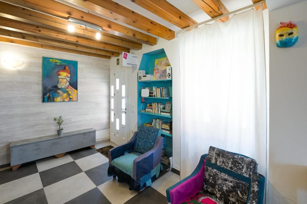 Night Galleria Holiday Home - Bed & Art In Burano - The Pink House 외부 사진