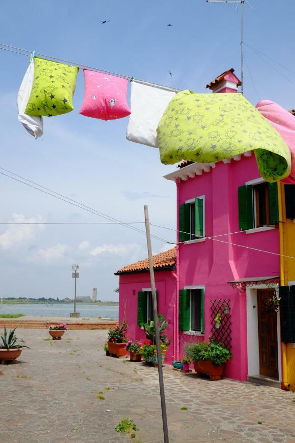 Night Galleria Holiday Home - Bed & Art In Burano - The Pink House 외부 사진