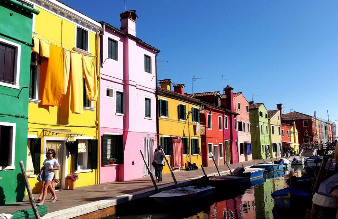 Night Galleria Holiday Home - Bed & Art In Burano - The Pink House 외부 사진